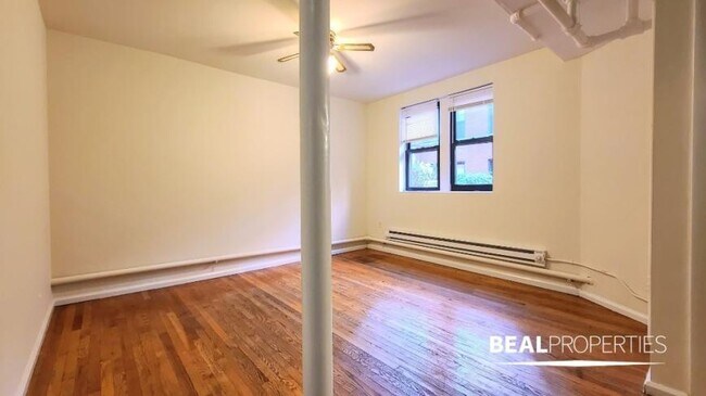 Primary Photo - 1 bedroom in CHICAGO IL 60613