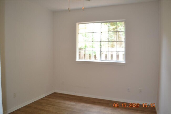 Building Photo - 4007 Sand Terrace Dr