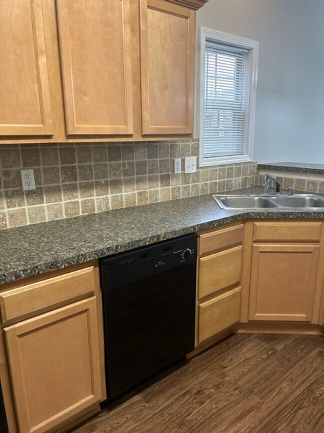 Building Photo - Winchester KY welcomes you home    20260804
