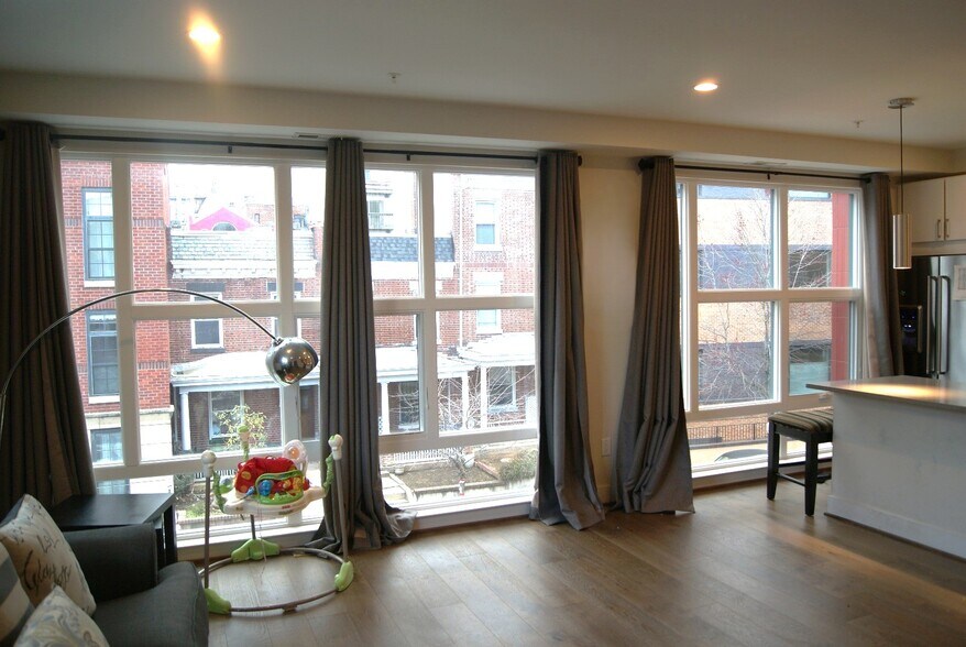 Building Photo - 2337 Champlain Street NW