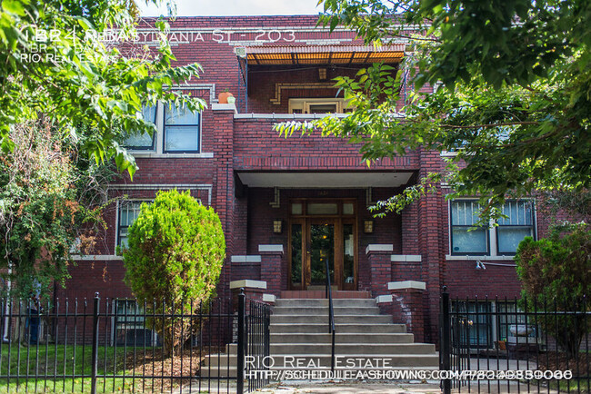Primary Photo - Vintage apartment located in Capitol Hill!
