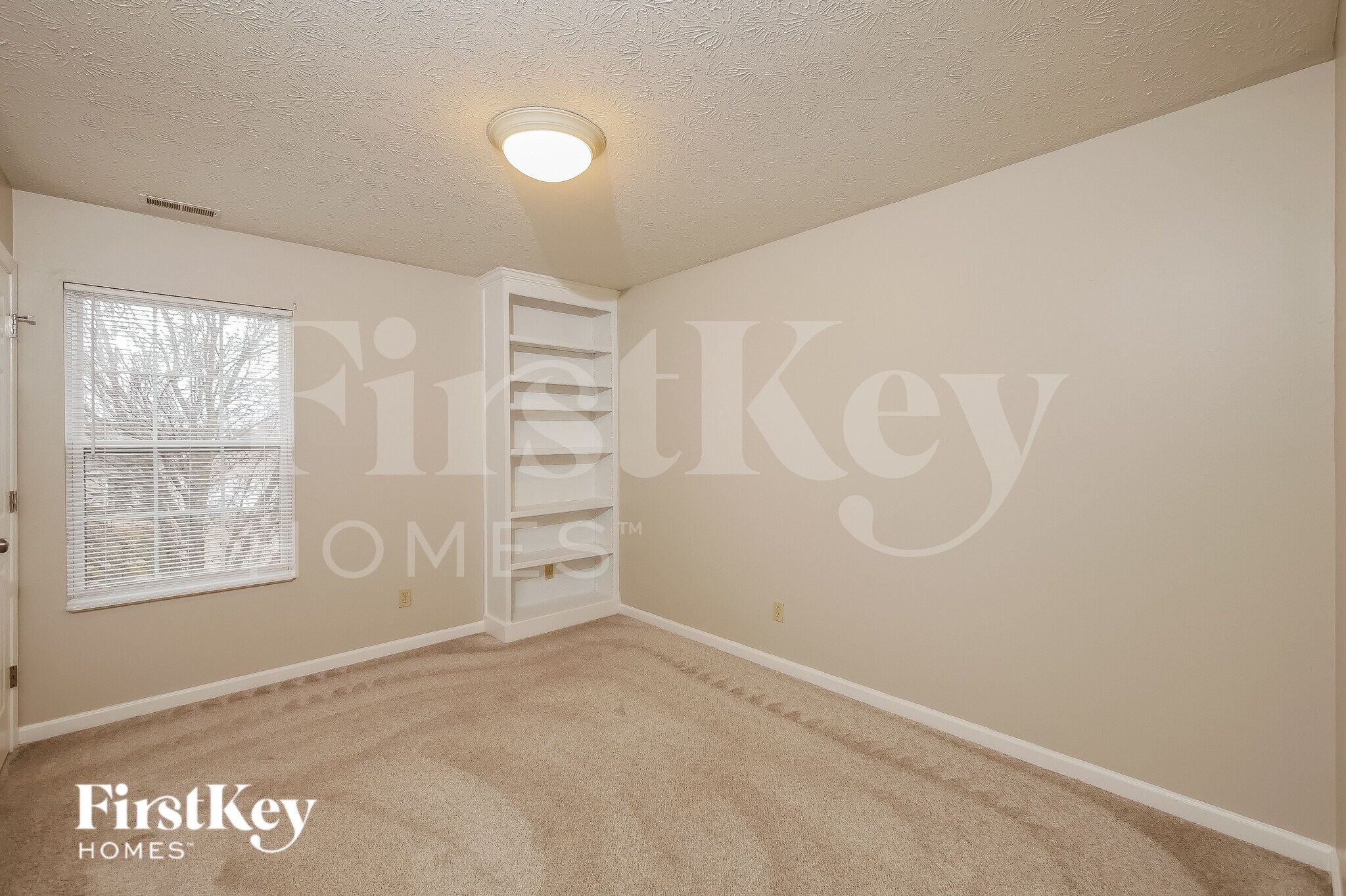 Building Photo - 1005 Quarterhorse Run