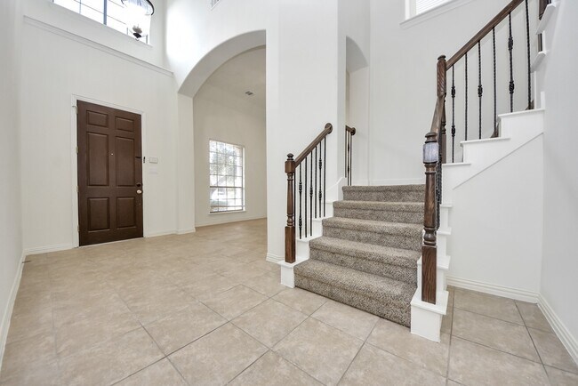 Building Photo - 17222 Red Oak Bend Dr