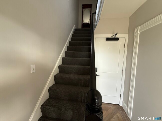 Building Photo - 3 Yost St