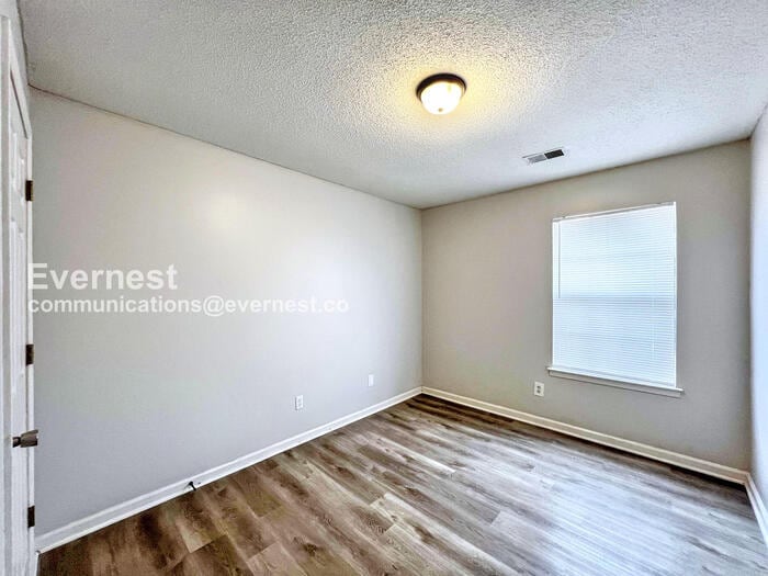 Building Photo - 375 Blair Dr W