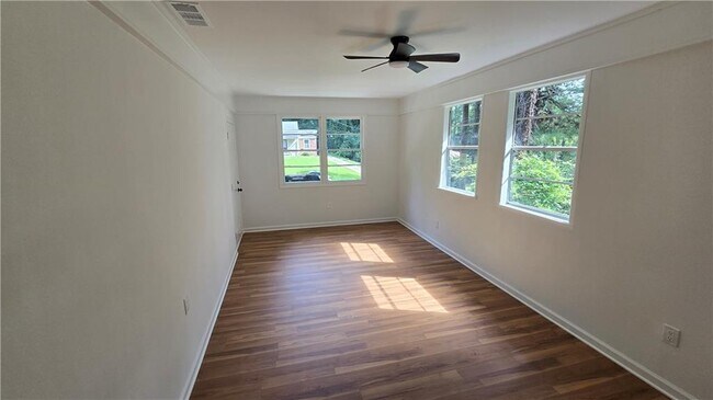 Building Photo - 2084 Snow Rd SW