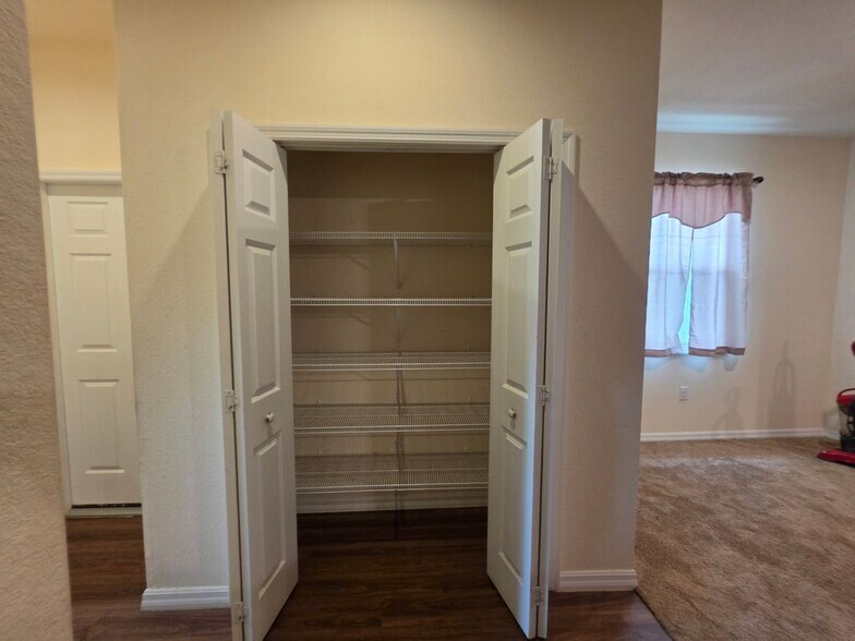 Building Photo - 6004 Pecan Cir