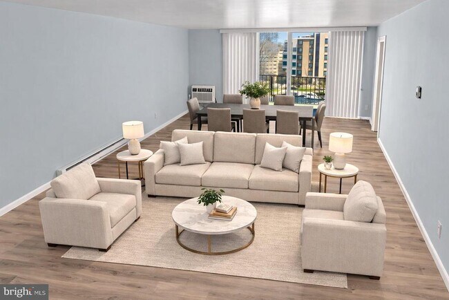 Building Photo - 3245 Rio Dr