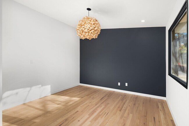 Building Photo - 4148 Boulevard Pl