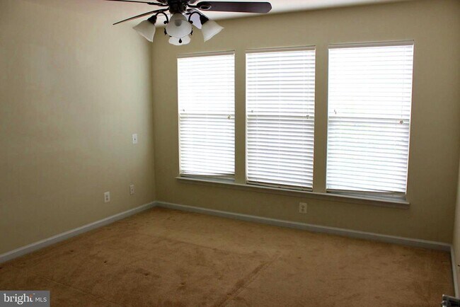 Building Photo - 43579 Wheat Berry Terrace