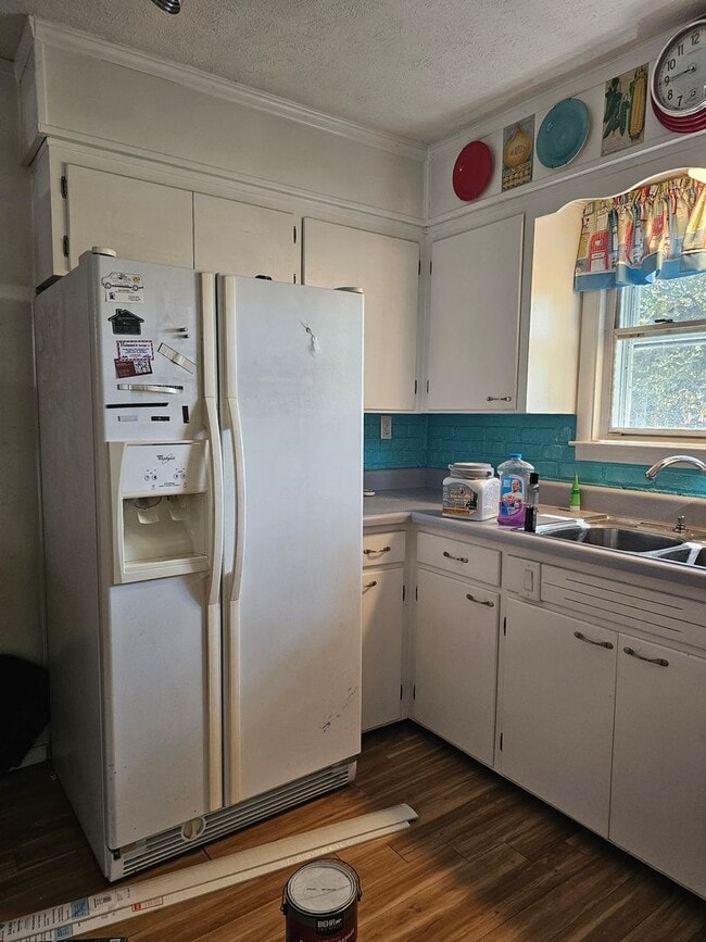 Building Photo - Cozy Fostoria Home