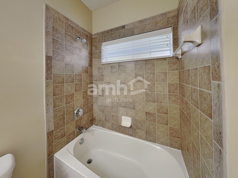 Building Photo - 6285 Pendragon Pl