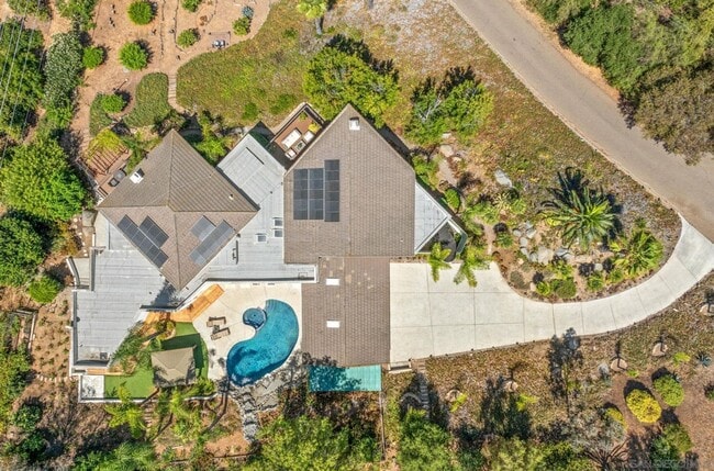 Building Photo - Spacious 4-Bedroom Home with Pool, Panoramic Views, and Solar on 1.5 Acres