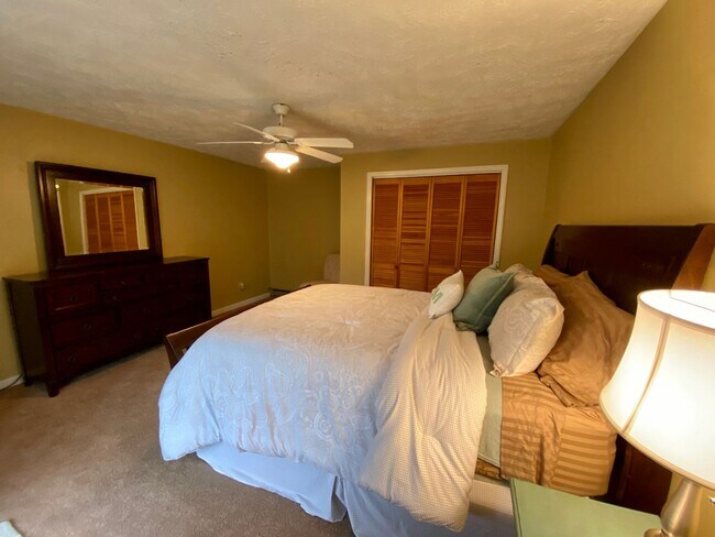 Building Photo - 9315 NC-105