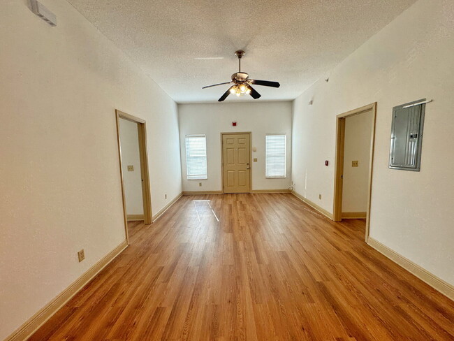 Building Photo - Historic Downtown | 4BR/4BA | Near Flagler...
