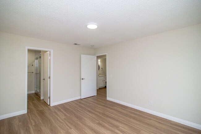 Building Photo - Newly Remodeled 2 Bed / 2 Bath  Upstairs Condo In Colton!