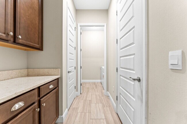 Building Photo - Spacious 4-Bedroom Home with 3 Full Baths ...