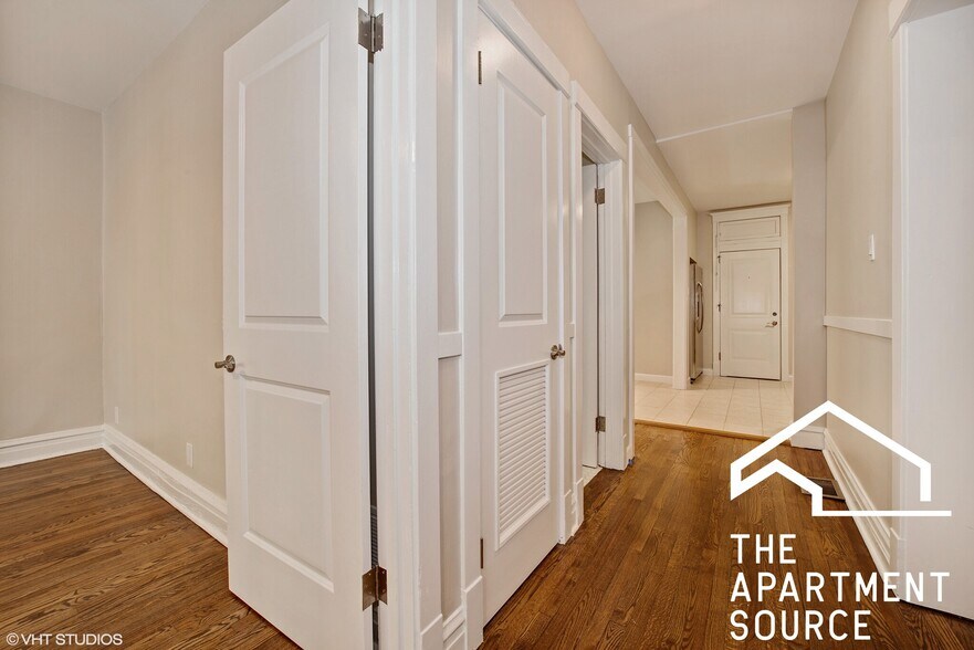 Building Photo - 1804 N Sheffield Ave