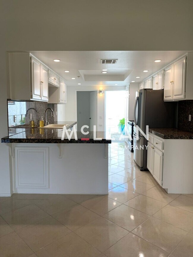 Building Photo - Gorgeous Home in Beautiful Community