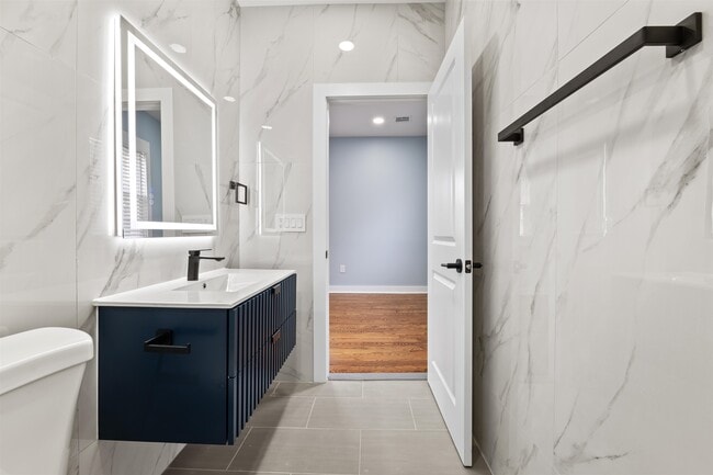 Building Photo - 8 Essex St