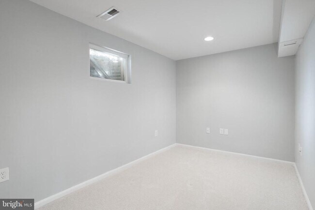 Building Photo - 5312 Anchor Ct