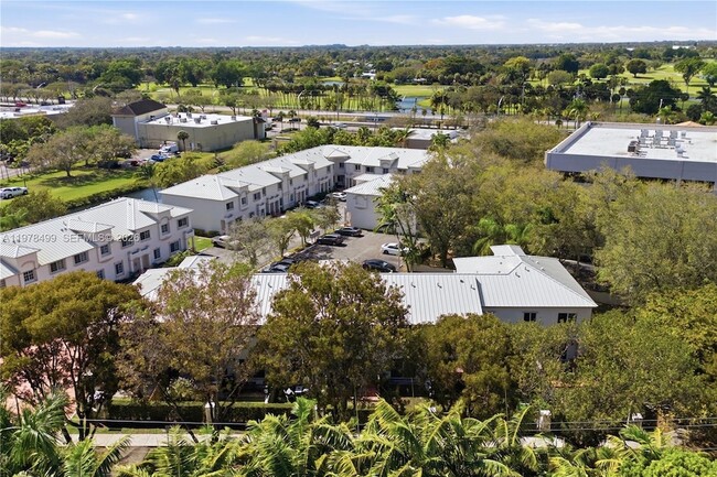 Building Photo - 15720 SW 92nd Ave