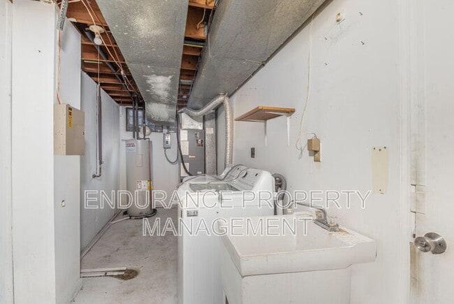 Building Photo - 4606 Glenway Ave