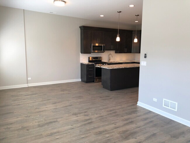 Building Photo - 355 Burkhardt Ct