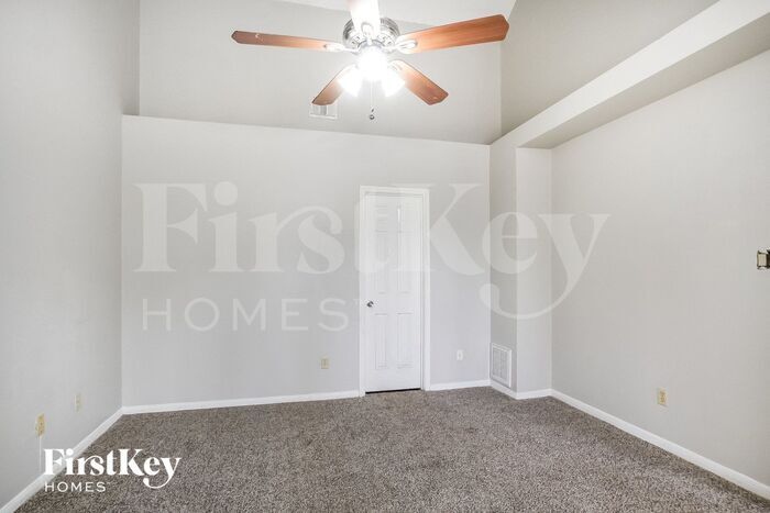 Building Photo - 5322 Santrey Dr