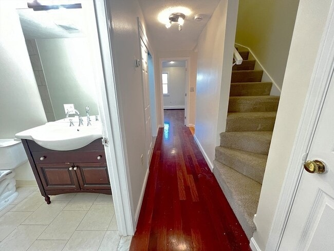 Building Photo - 86 Atwood St