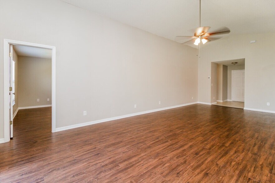 Building Photo - 2100 Mallard Creek Cir