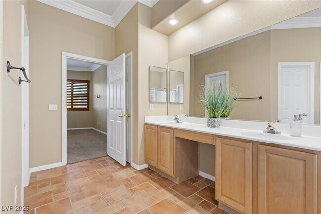 Building Photo - 5863 Gushing Spring Ave