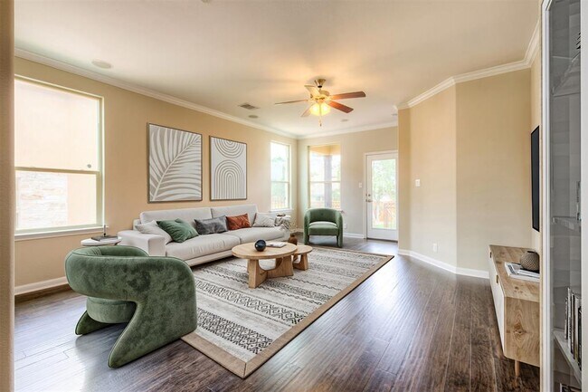 Building Photo - 405 S Meadowlark St