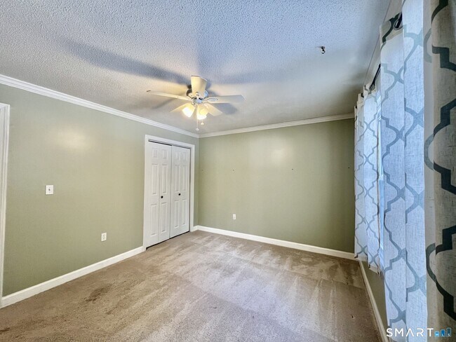 Building Photo - 505 Ashmead Cmns