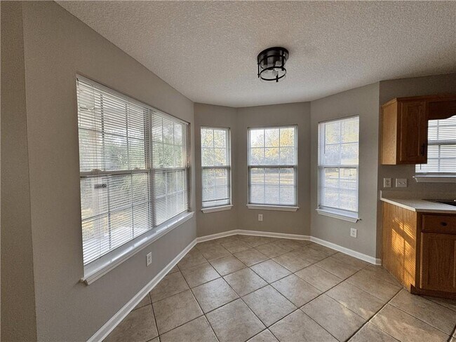 Building Photo - 104 Windridge Dr