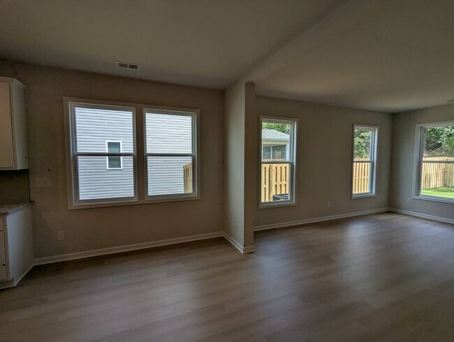 Building Photo - 3099 Blenheim Ct