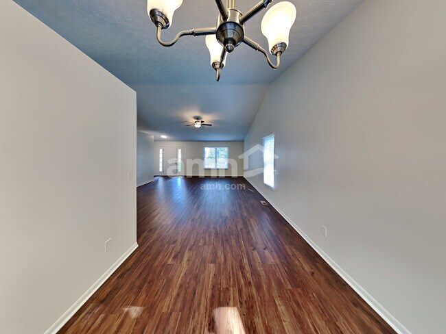 Building Photo - 536 Richwood Drive