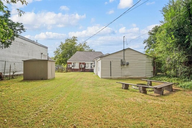 Building Photo - 1704 Cairo Ave