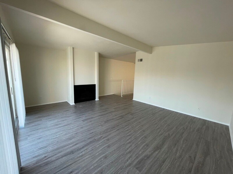 Building Photo - 840 3rd St