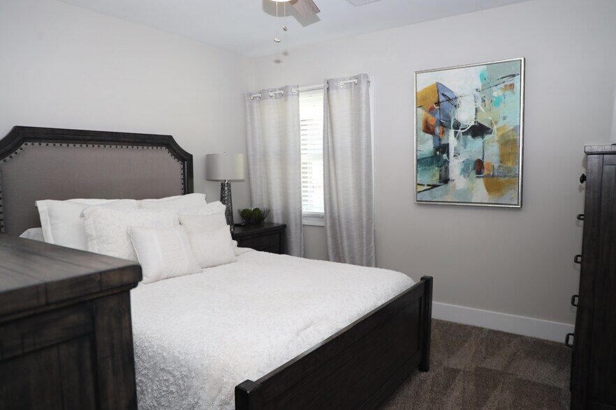 Secondary Room - 1617 27th St N