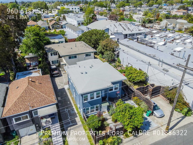 Building Photo - 960 61st St