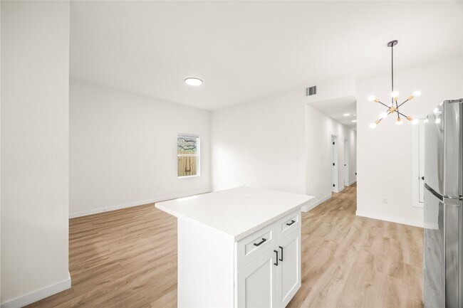 Building Photo - 9709 Pelsey St