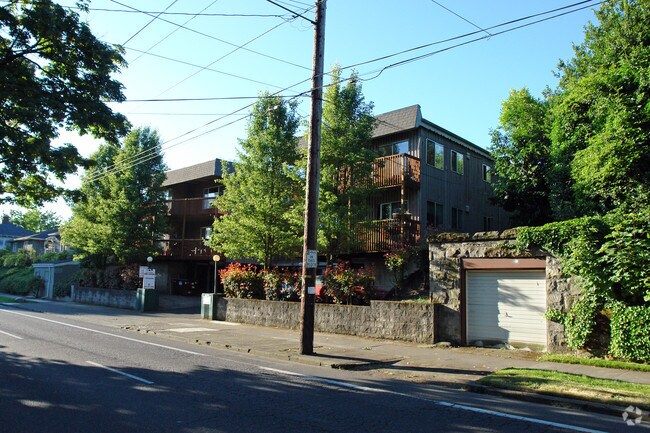 Primary Photo - 2226 NE Weidler St