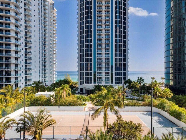 Building Photo - 18671 Collins Ave
