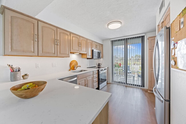 Building Photo - 2101 S Atlantic Ave