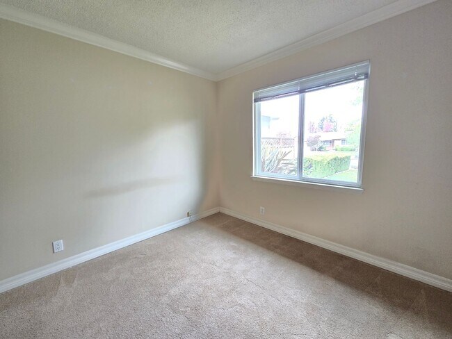 Building Photo - Beautiful 3 bed 2 bath Cambrian home in a great school district