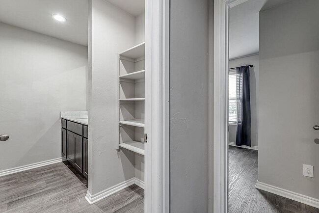 Building Photo - 4405 Montage Blvd