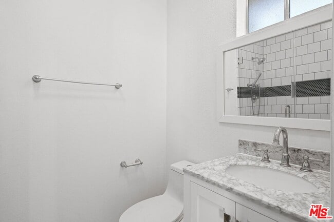 Building Photo - 2041 W 31st St