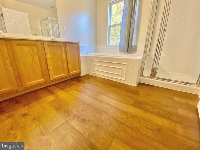 Building Photo - 13765 Palmetto Cir