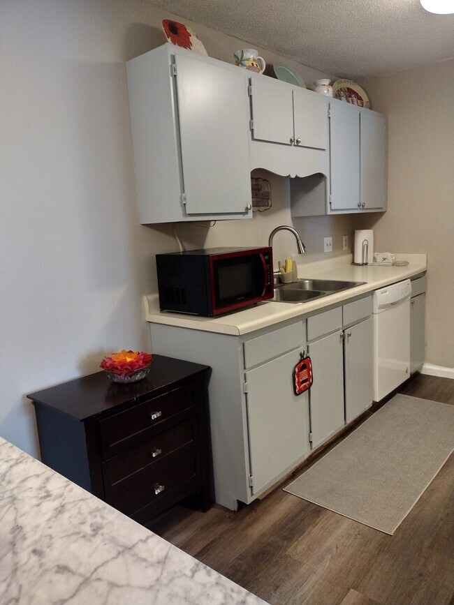 Building Photo - 5667 Hornaday Rd